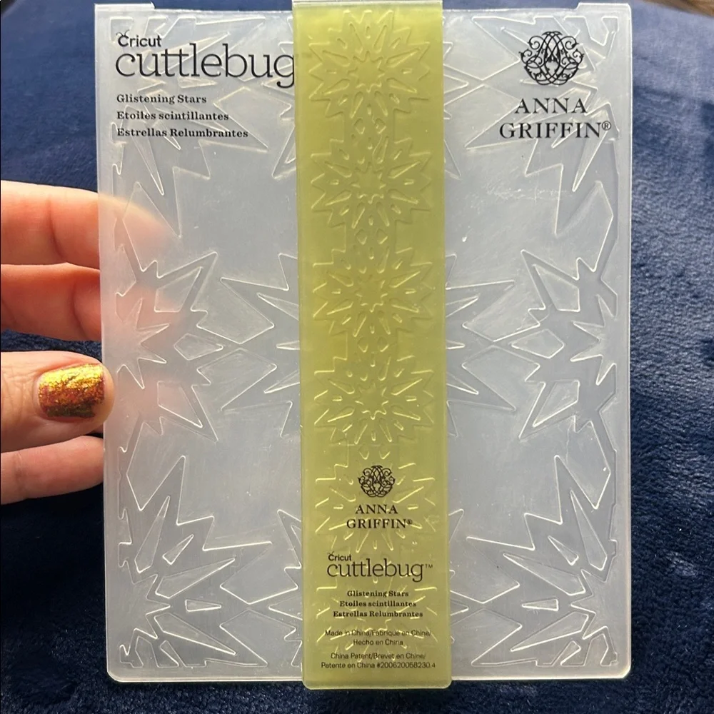 Like New Anna Griffin Cuttlebug Cricut Christmas Embossing Folders Set of 3 snow
